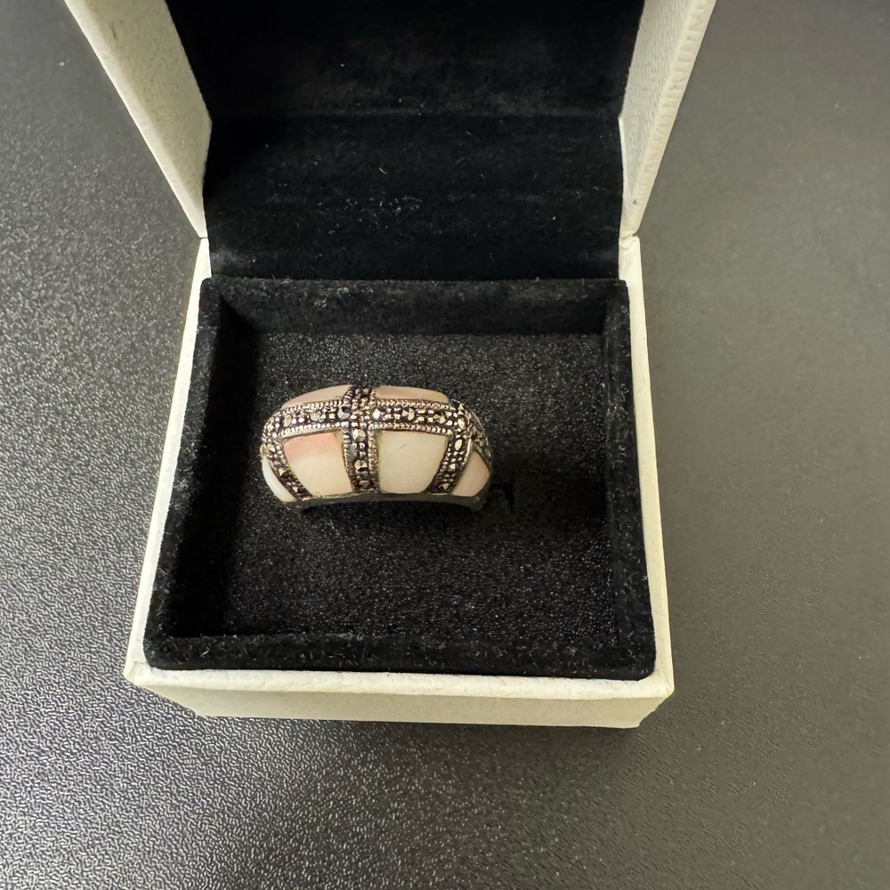 Vintage Sterling Silver Pink Mother of Pearl Marcasite Ring